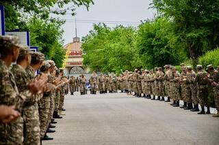 Қонаев гарнизонында инженерлік-саперлік бригаданың әскери қызметшілері марапатталды