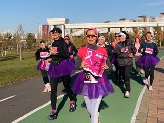 Астанада Pink Run жарысы өтті: 300-ден астам қатысушы сүт безі обырына қарсы күресті қолдады