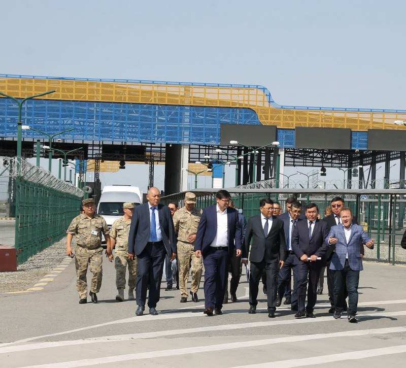 Мәди Такиев: Еліміздің транзиттік әлеуетін дамыту мақсатында шекарадағы өткізу пункттерін толыққанды жаңғырту жалғасын табады