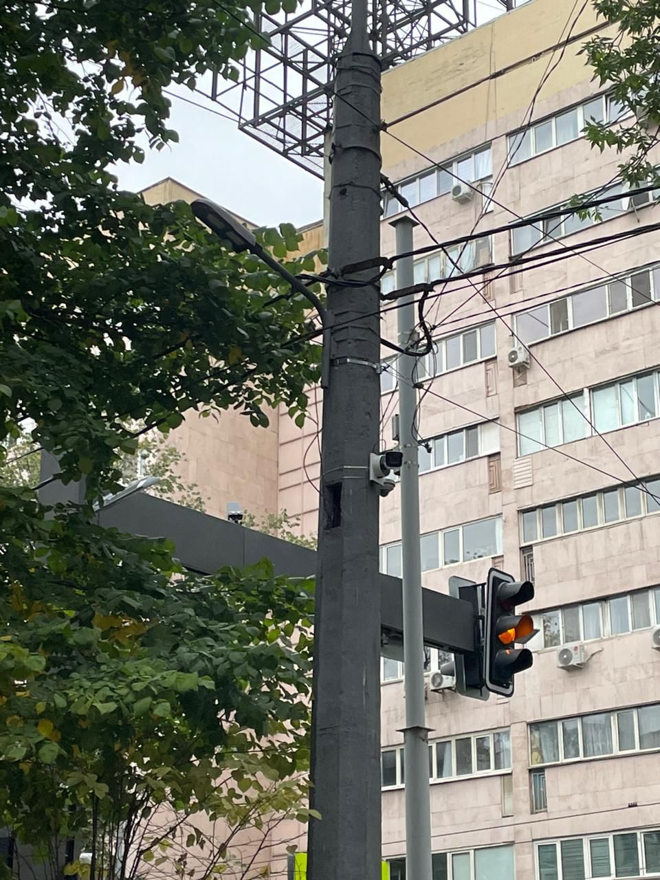 Алматыда көлік шығарындыларының сапасын талдау үшін спектрометрлер орнатылды