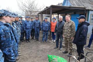 Зардап шеккендерге көмек: Қостанай облысының әкімі су тасқыны салдарын жоюға қатысуда