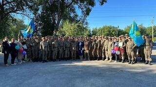 Гвардейск гарнизонының әскери қызметшілері табиғи апат аймағында жүз шақырымдық тосқауыл қойды