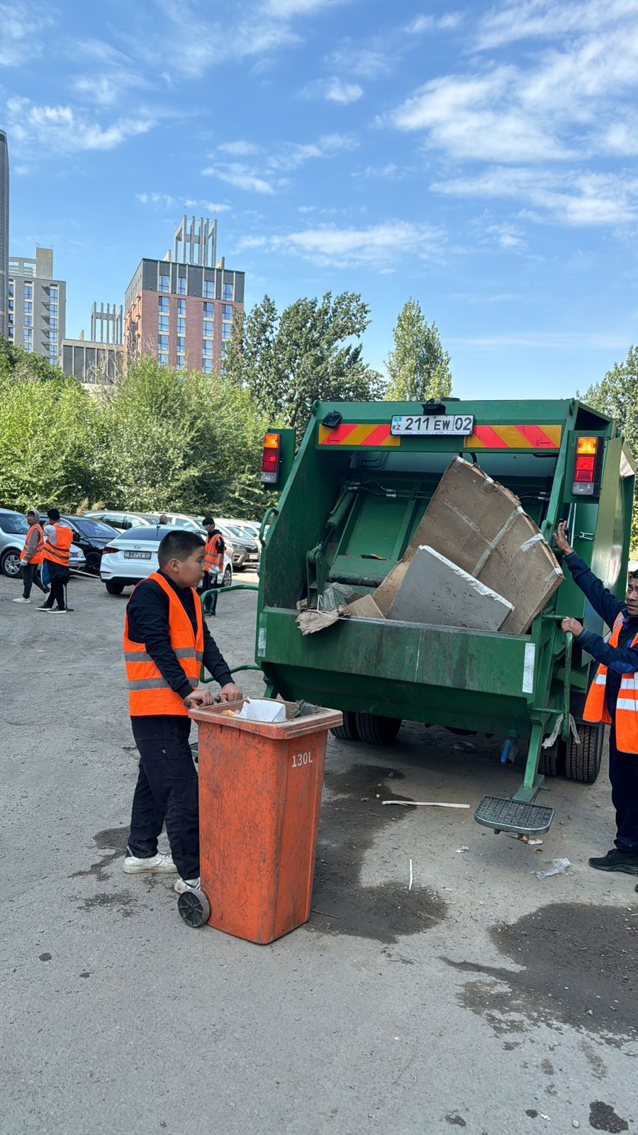 Алматыда қалалық сенбілікте 130 тонна қоқыс жиналды