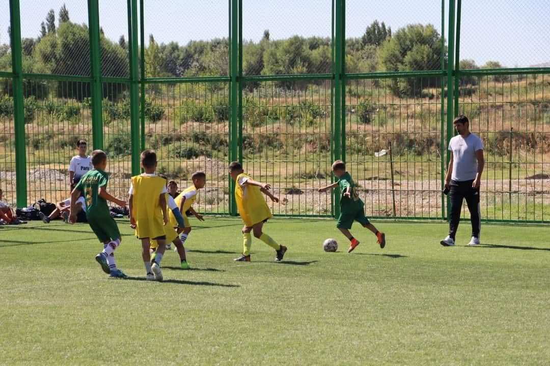 ТӨЛЕБИДЕ ФУТБОЛ АЛАҢЫ АШЫЛЫП, ЖАСӨСПІРІМДЕР АРАСЫНДА АЛҒАШҚЫ ТУРНИР ӨТТІ